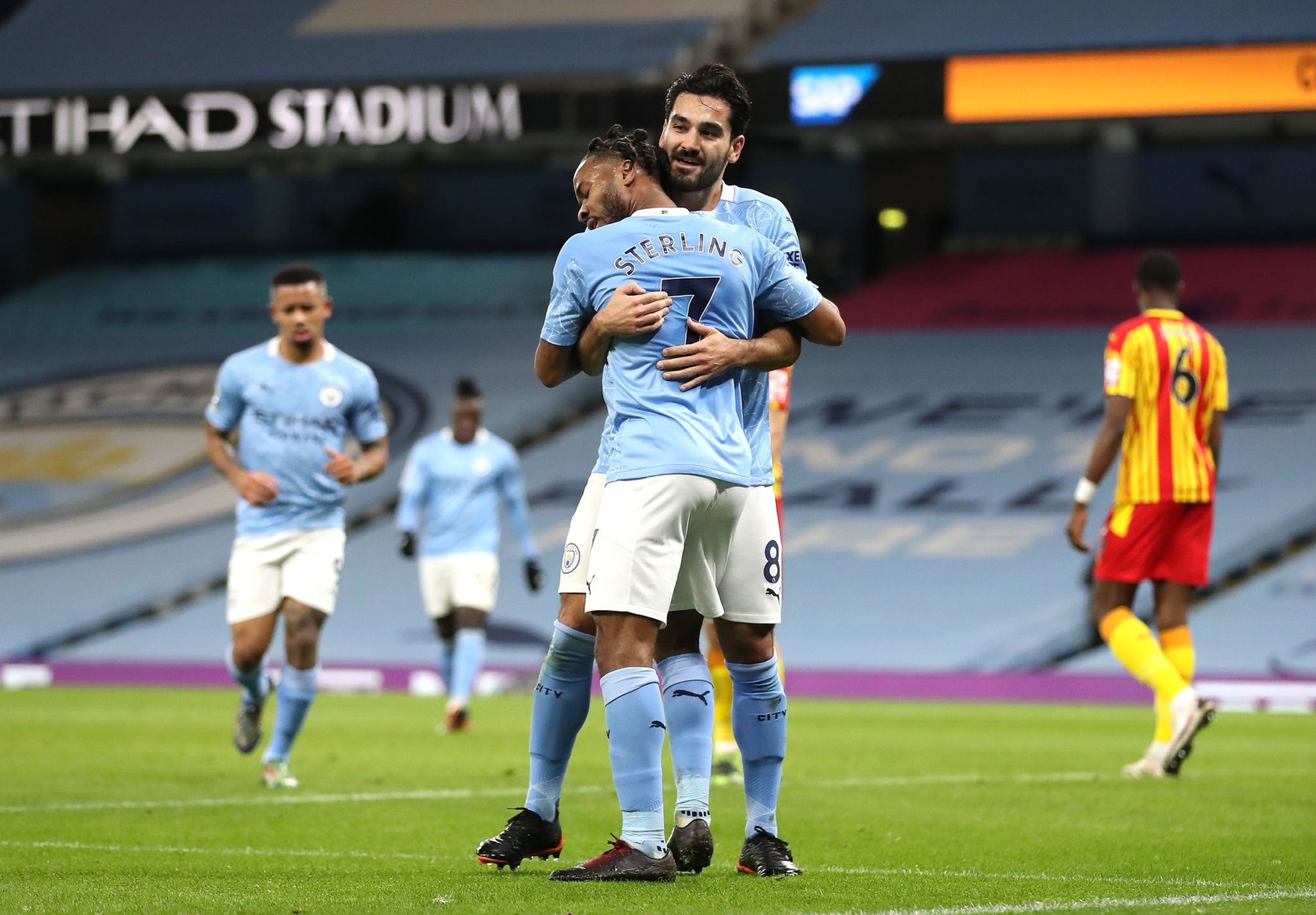 国家队也并 国家队也并